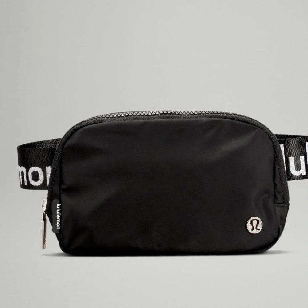 NWT * Lululemon Black & White Graphic Everywhere Belt Bag
